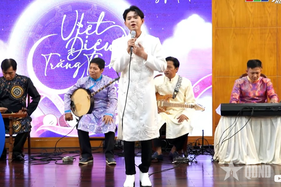 Sân chơi âm nhạc dân tộc “Việt điệu trăng thanh”